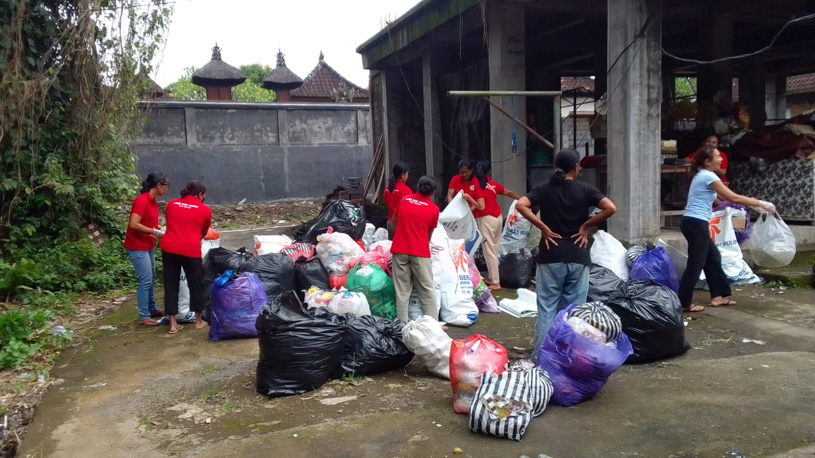 Pelaksanaan Kegiatan Bank Sampah Desa Batuan